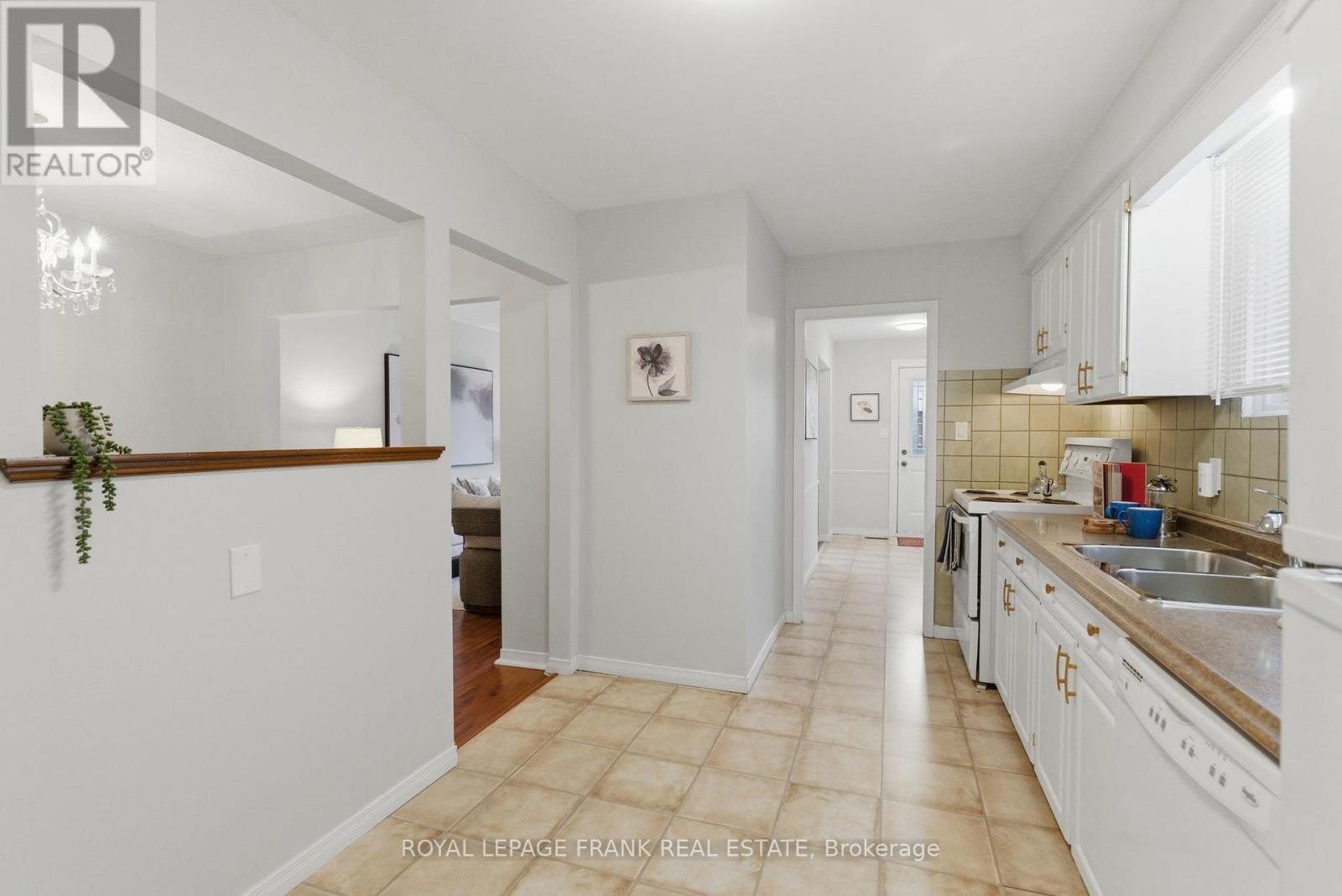 380 Surrey Drive, Oshawa, Ontario  L1G 6H1 - Photo 14 - E12880700