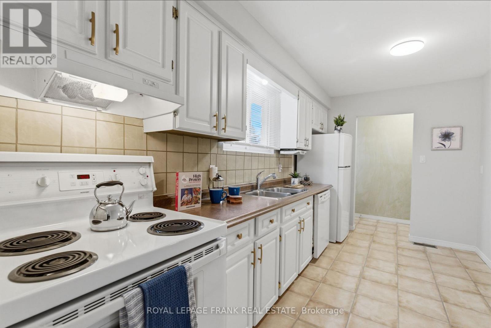 380 Surrey Drive, Oshawa, Ontario  L1G 6H1 - Photo 16 - E12880700