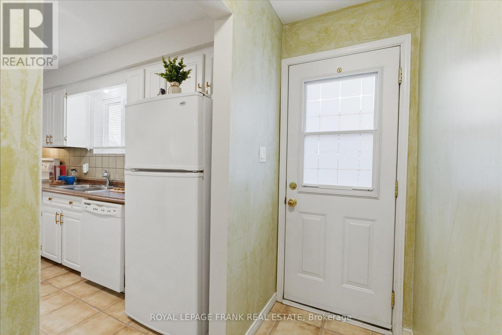 380 Surrey Drive, Oshawa, Ontario  L1G 6H1 - Photo 17 - E12880700