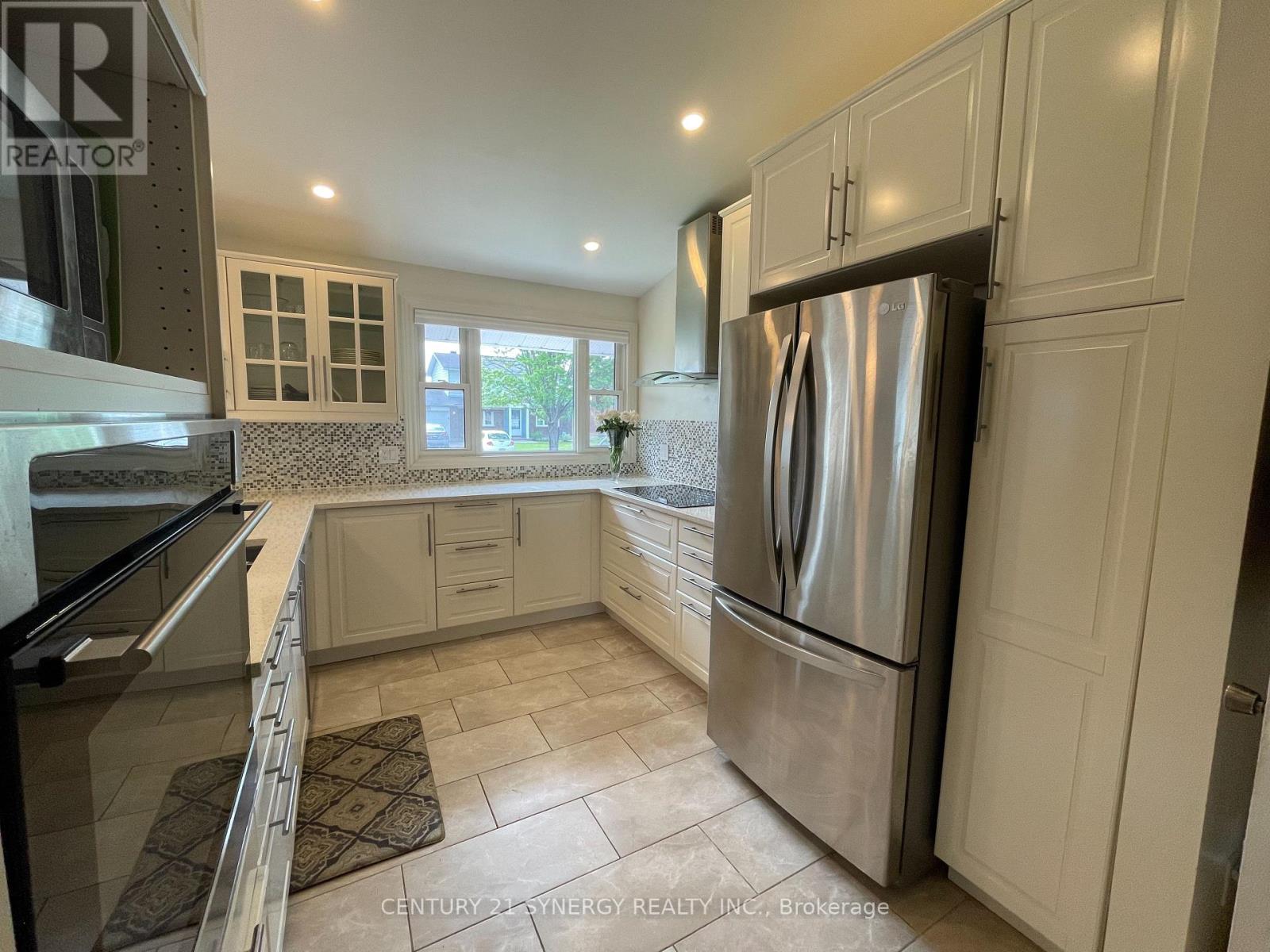 639 Glenhurst Crescent, Ottawa, Ontario  K1J 7B6 - Photo 10 - X12878974