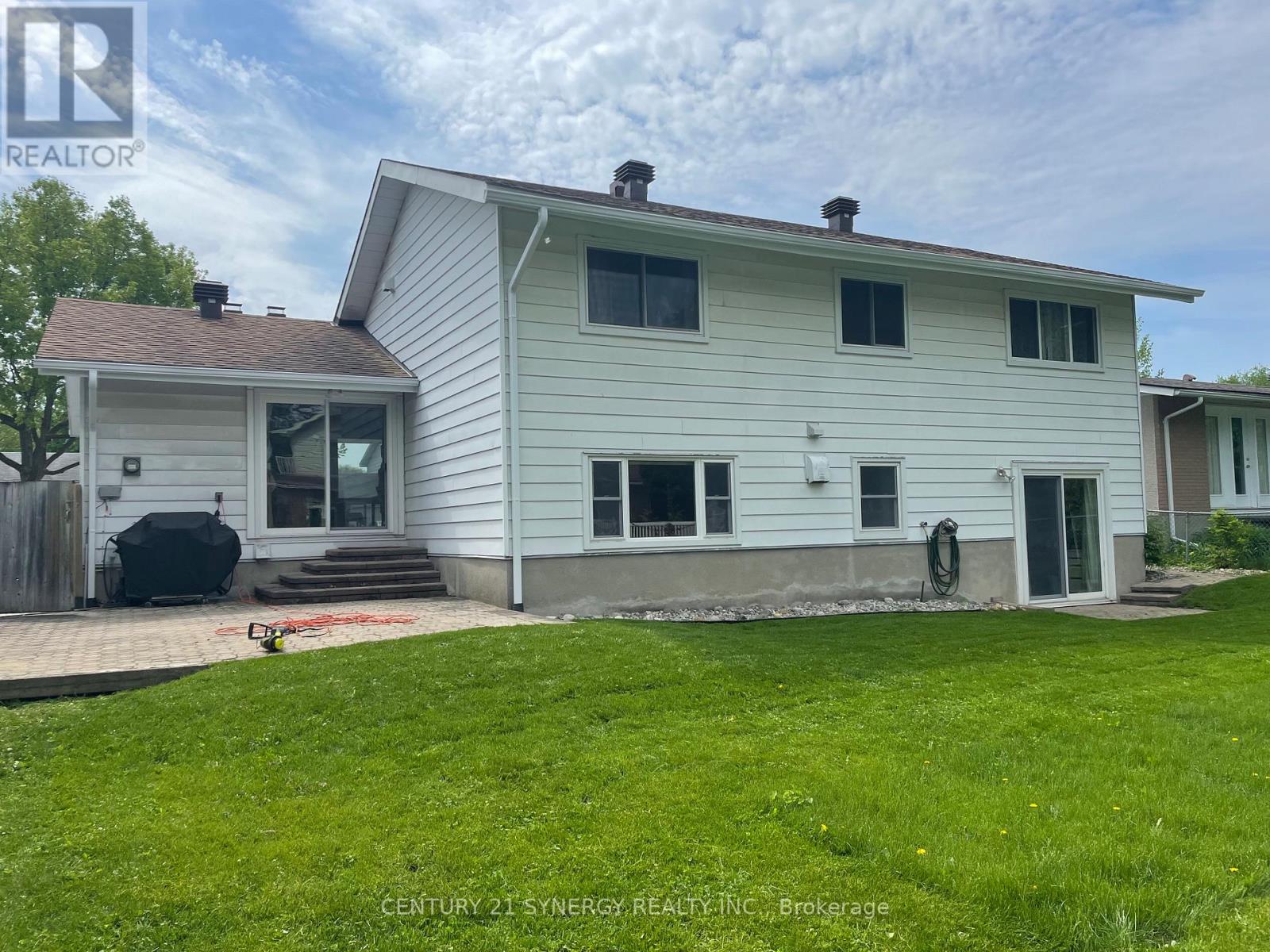 639 Glenhurst Crescent, Ottawa, Ontario  K1J 7B6 - Photo 5 - X12878974