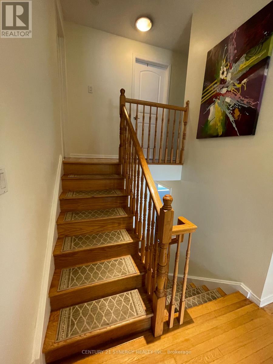 639 Glenhurst Crescent, Ottawa, Ontario  K1J 7B6 - Photo 8 - X12878974