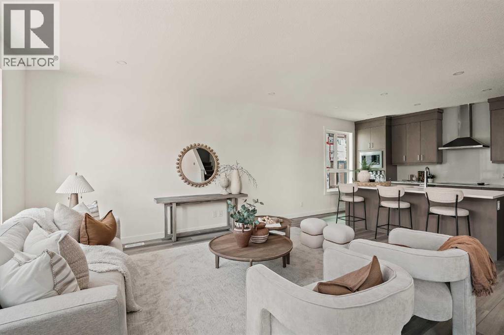 614 Sovereign Common Sw, Calgary, Alberta  T3C 3Y3 - Photo 13 - A2293086