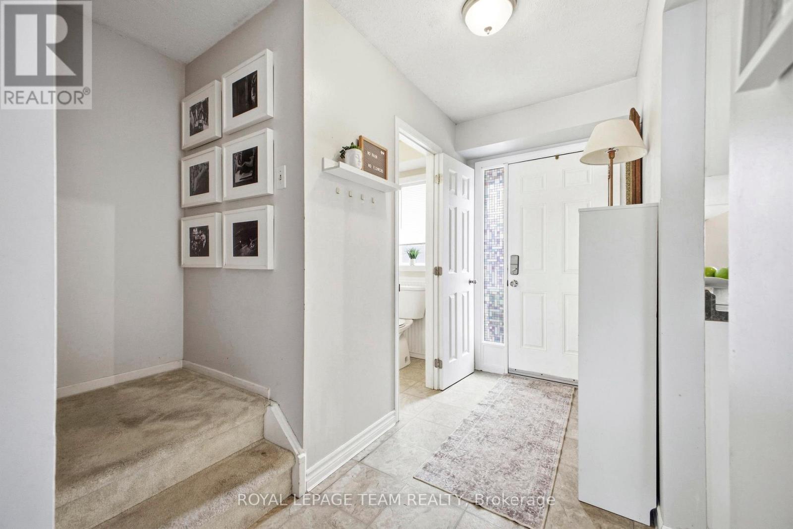 3017 Olympic Way, Ottawa, Ontario  K1T 1Y3 - Photo 3 - X12880778