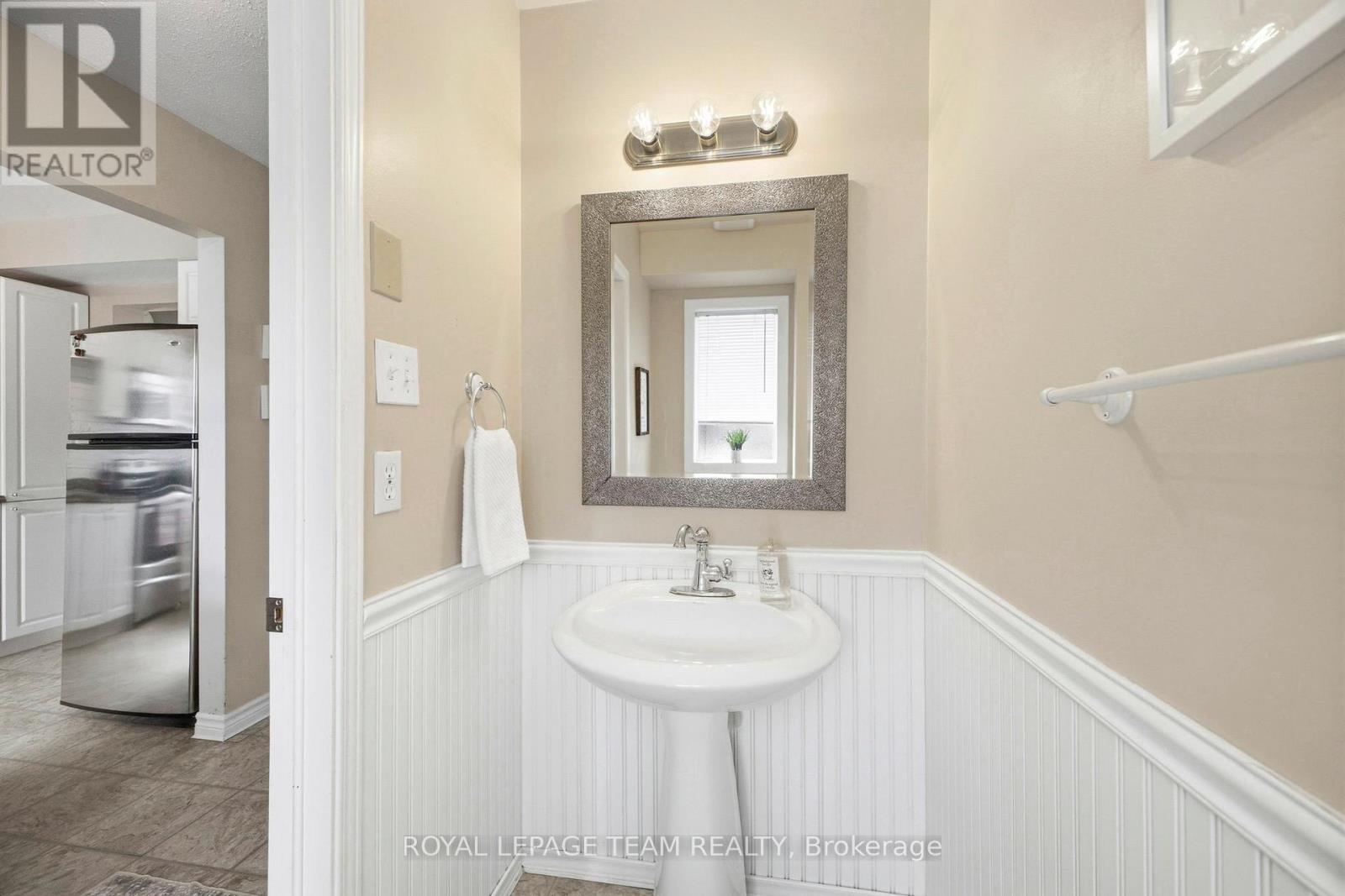 3017 Olympic Way, Ottawa, Ontario  K1T 1Y3 - Photo 4 - X12880778