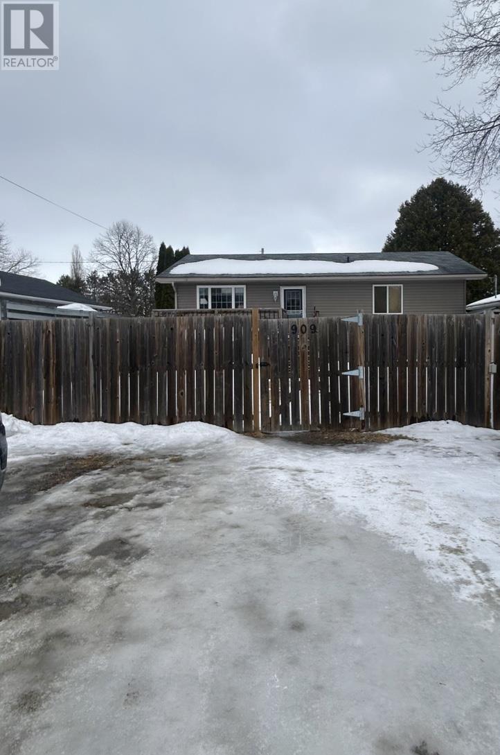 909 Christie Avenue North, Fort Frances, Ontario  P9A 2G4 - Photo 25 - TB2600433