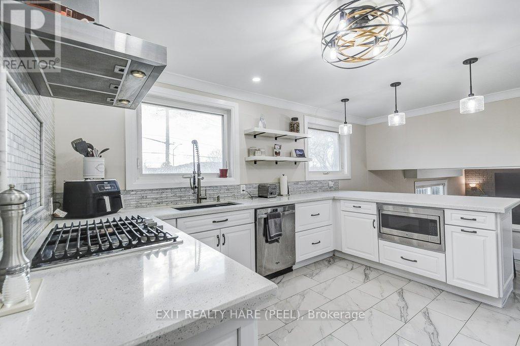 2516 Woburn Crescent, Oakville, Ontario  L6L 5E9 - Photo 16 - W12880096