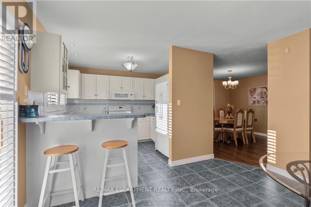 42 Archer Way, Hamilton, Ontario  L0R 1W0 - Photo 11 - X12879710