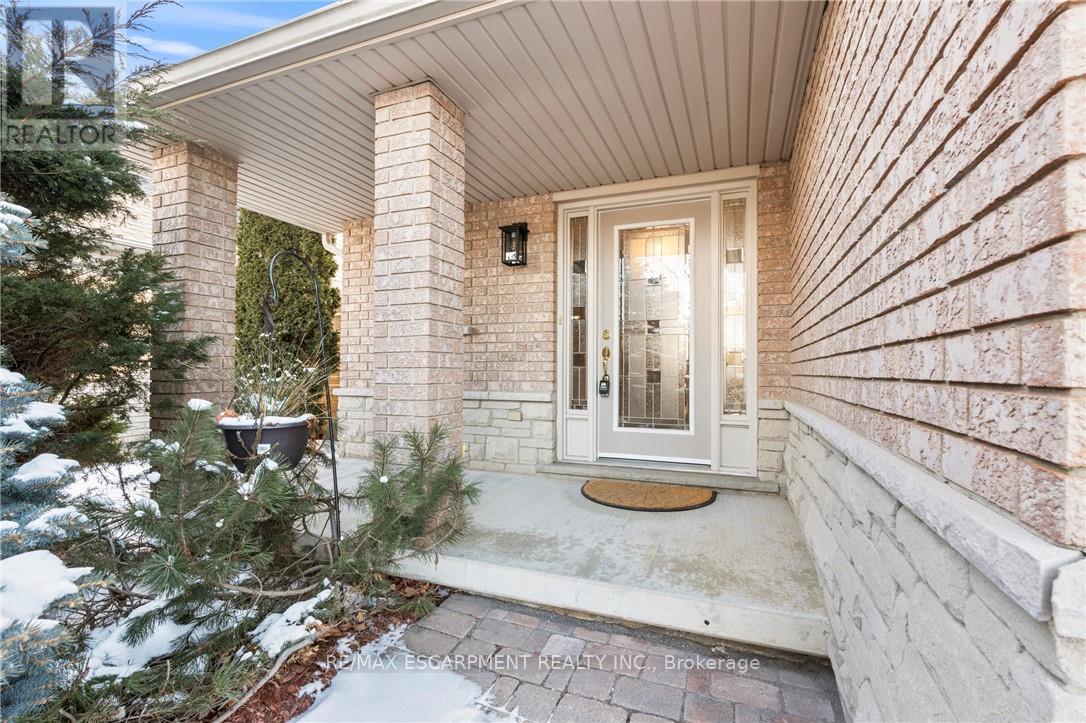 42 Archer Way, Hamilton, Ontario  L0R 1W0 - Photo 4 - X12879710