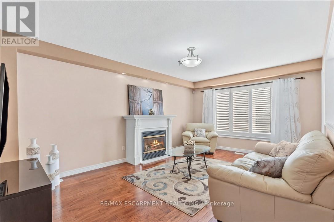 42 Archer Way, Hamilton, Ontario  L0R 1W0 - Photo 8 - X12879710