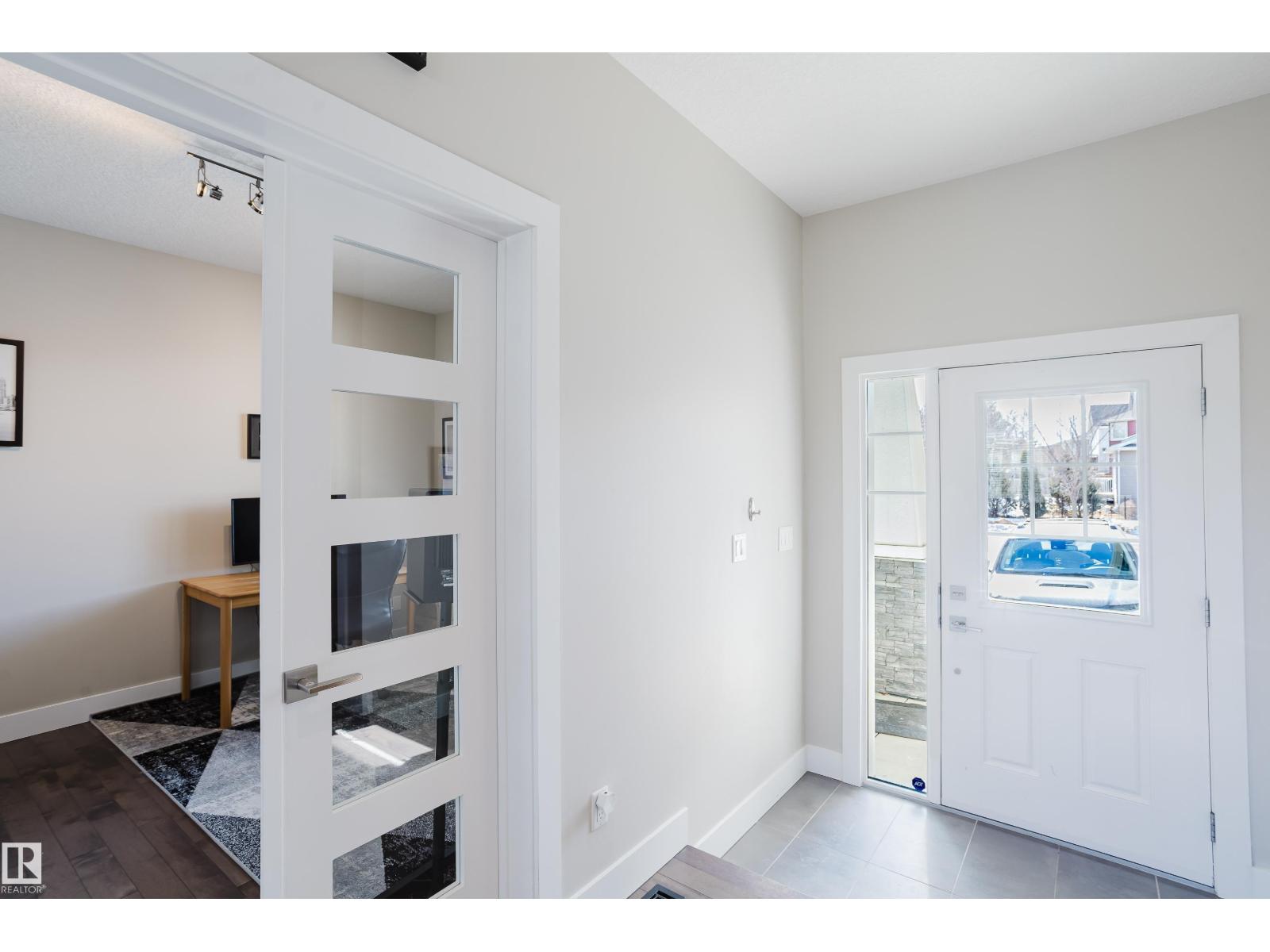 1088 Hope Rd Nw, Edmonton, Alberta  T6M 0G6 - Photo 3 - E4477045