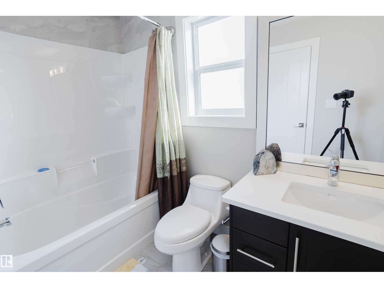 1088 Hope Rd Nw, Edmonton, Alberta  T6M 0G6 - Photo 43 - E4477045