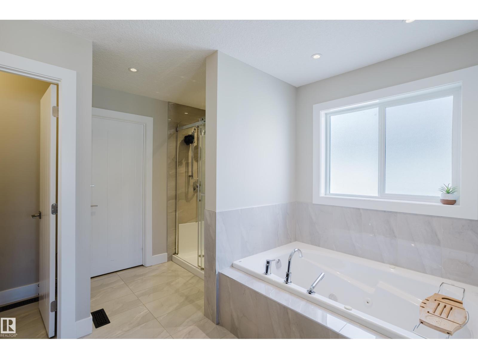 1088 Hope Rd Nw, Edmonton, Alberta  T6M 0G6 - Photo 31 - E4477045