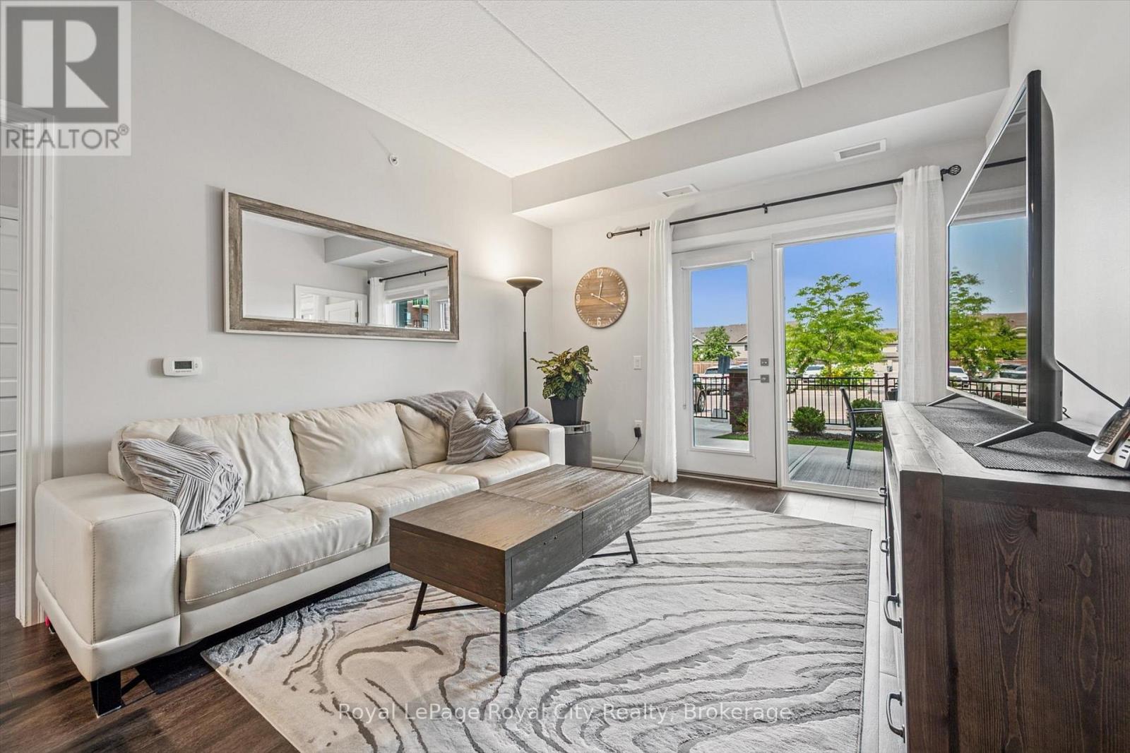 121 - 35 KINGSBURY SQUARE, Guelph, Ontario