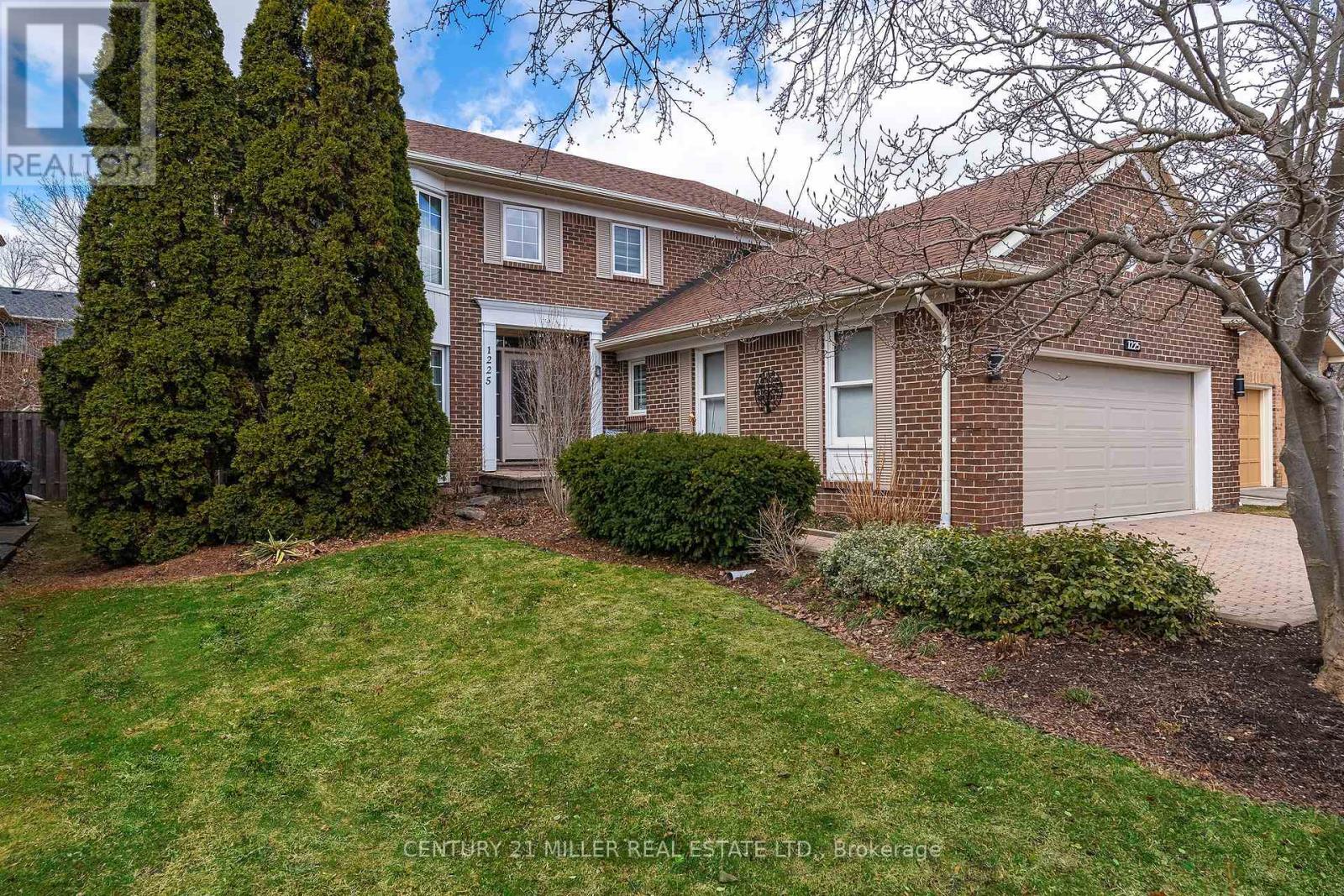 1225 Old Post Drive, Oakville, Ontario  L6M 1A5 - Photo 2 - W12826768