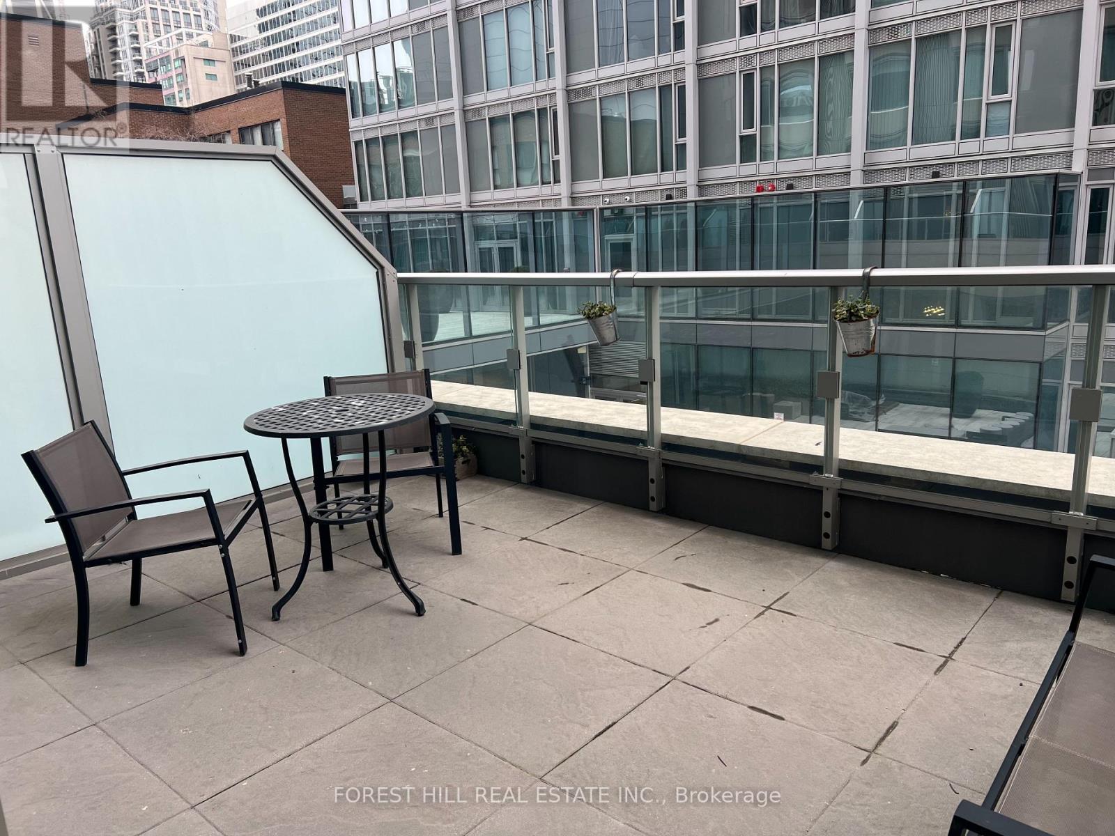 412 - 155 YORKVILLE AVENUE Toronto (Annex), ON M5R 1C4