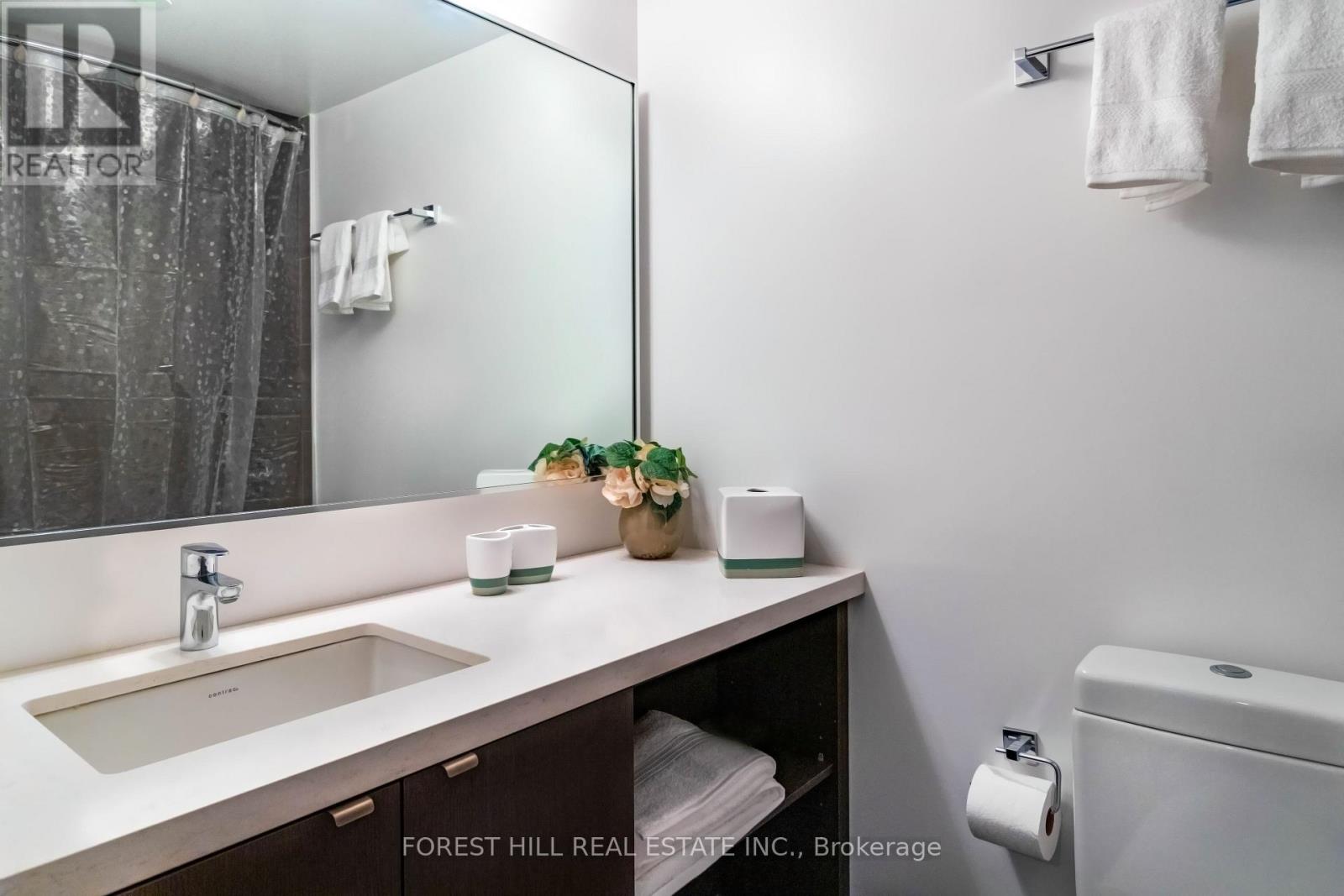 412 - 155 YORKVILLE AVENUE Toronto (Annex), ON M5R 1C4