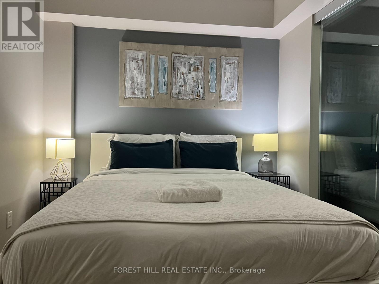 412 - 155 YORKVILLE AVENUE Toronto (Annex), ON M5R 1C4