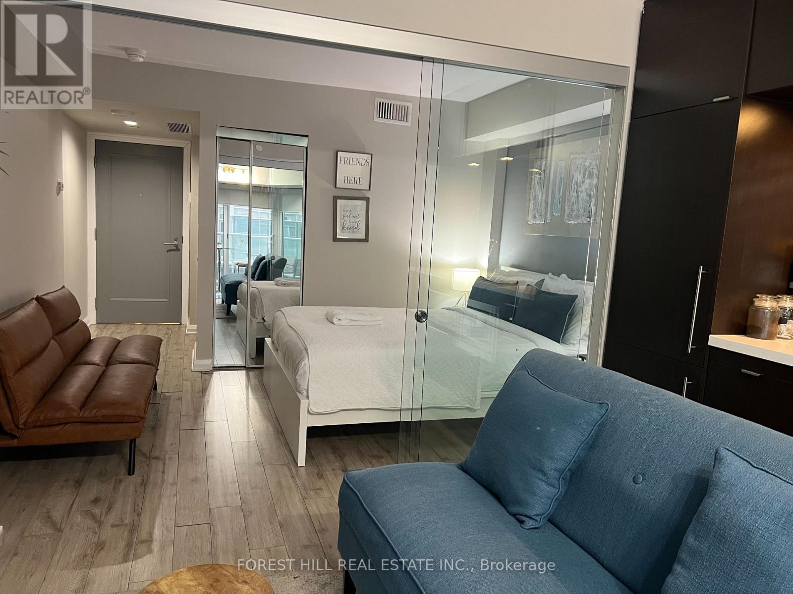 412 - 155 YORKVILLE AVENUE Toronto (Annex), ON M5R 1C4