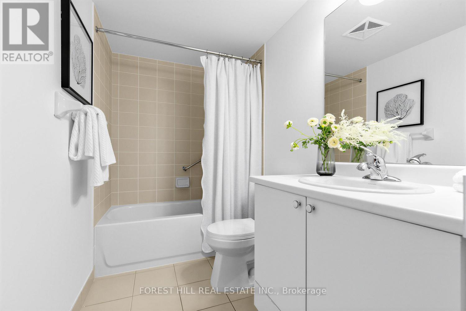 226 - 35 Saranac Boulevard, Toronto (Englemount-Lawrence), Ontario  M6A 2G4 - Photo 13 - C12880760