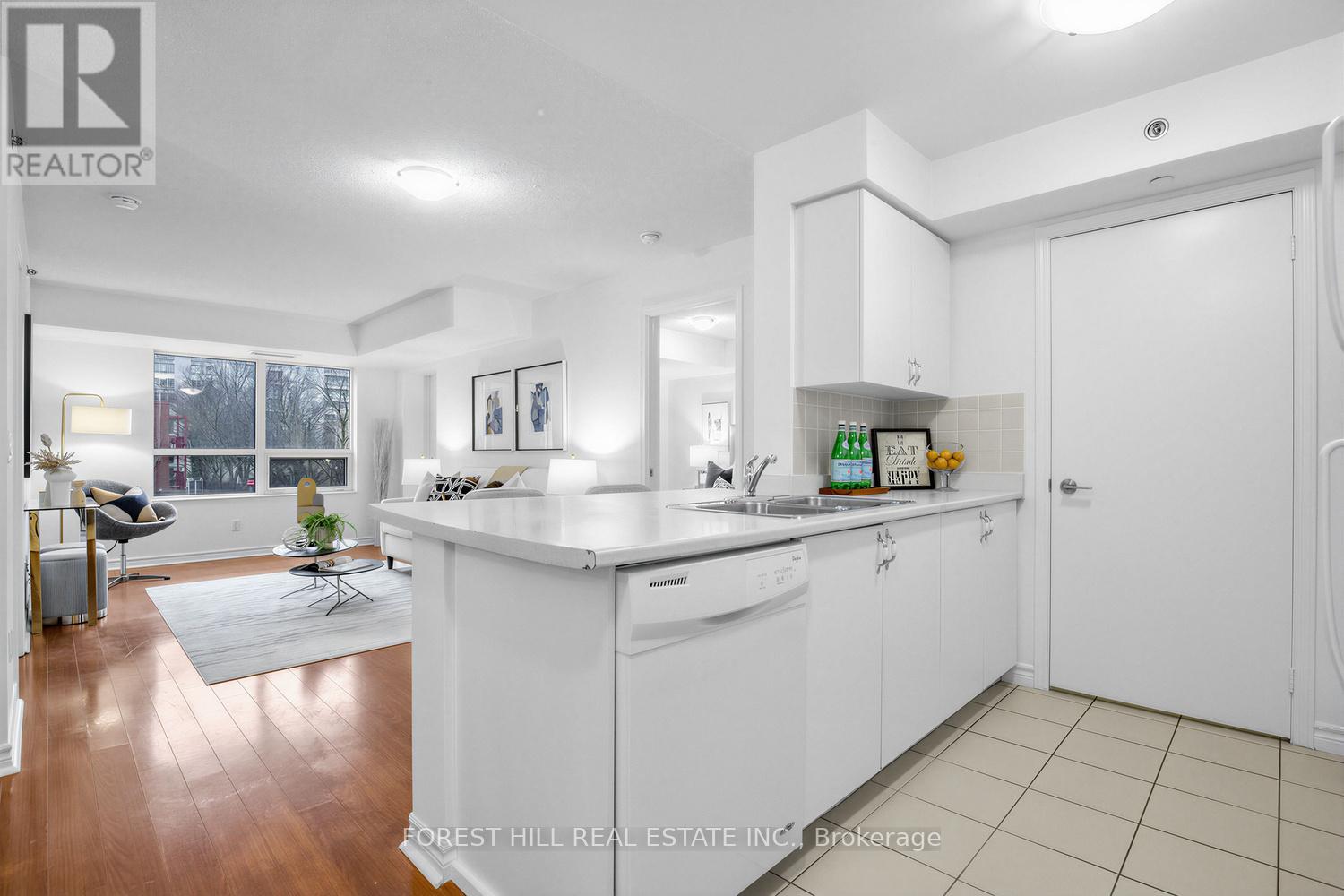 226 - 35 Saranac Boulevard, Toronto (Englemount-Lawrence), Ontario  M6A 2G4 - Photo 3 - C12880760