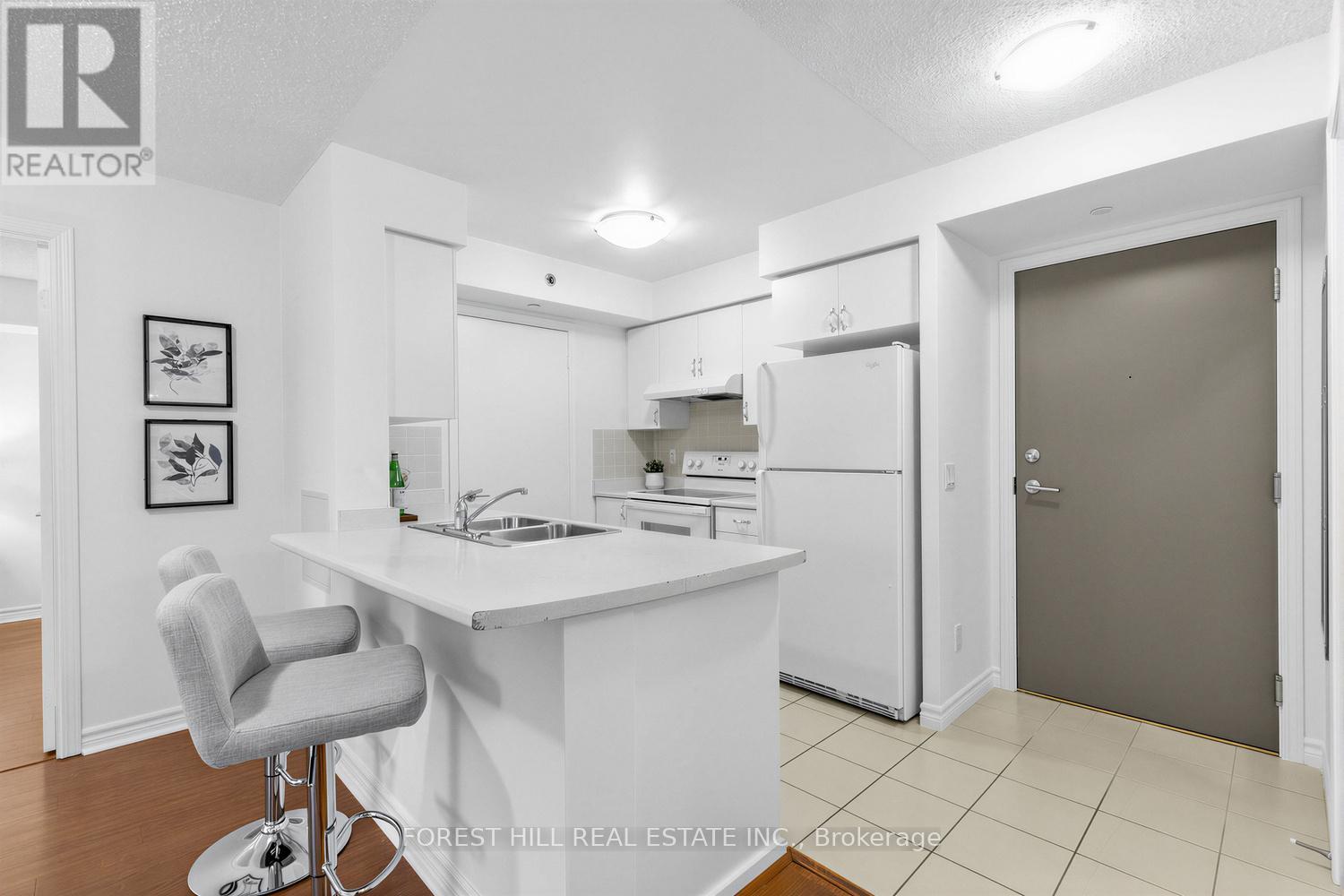 226 - 35 Saranac Boulevard, Toronto (Englemount-Lawrence), Ontario  M6A 2G4 - Photo 5 - C12880760