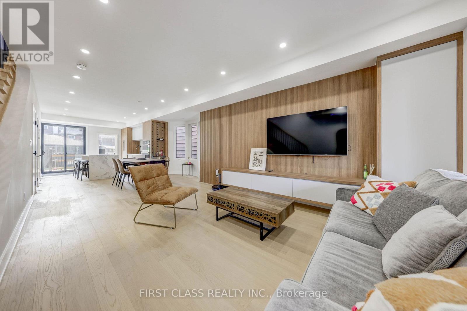 431 Roxton Road, Toronto, Ontario M6G 3R5 - Photo 5 - C12880784