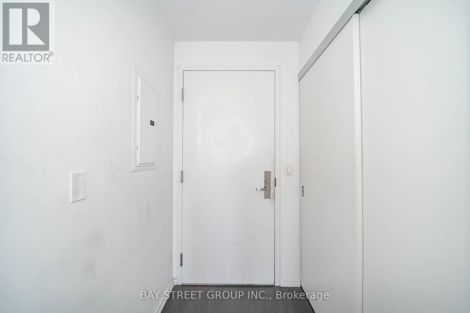 2203 - 75 St Nicholas Street, Toronto (Bay Street Corridor), Ontario  M4Y 0A5 - Photo 15 - C12880786