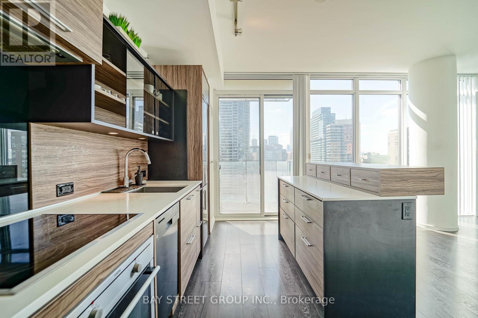 2203 - 75 St Nicholas Street, Toronto (Bay Street Corridor), Ontario  M4Y 0A5 - Photo 18 - C12880786