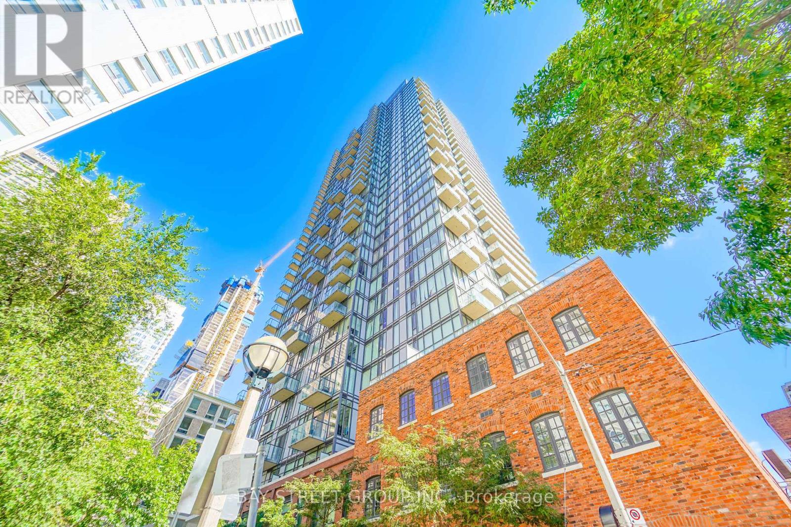 2203 - 75 St Nicholas Street, Toronto (Bay Street Corridor), Ontario  M4Y 0A5 - Photo 2 - C12880786