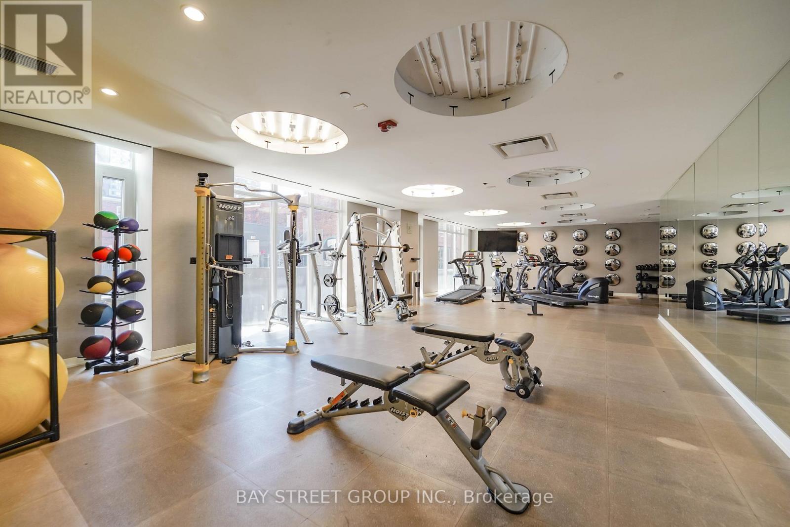 2203 - 75 St Nicholas Street, Toronto (Bay Street Corridor), Ontario  M4Y 0A5 - Photo 9 - C12880786