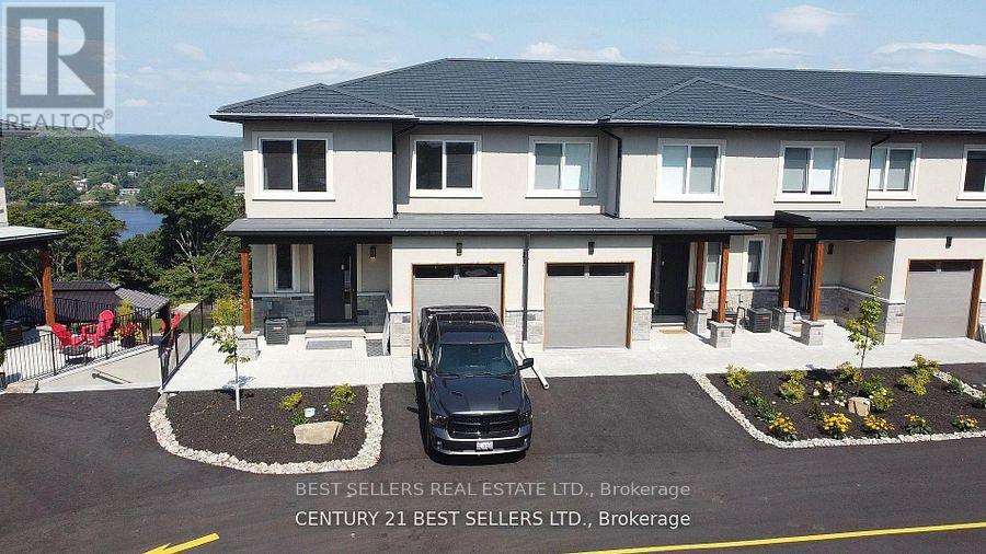 2 - 17 HORIZON LANE, Huntsville, Ontario