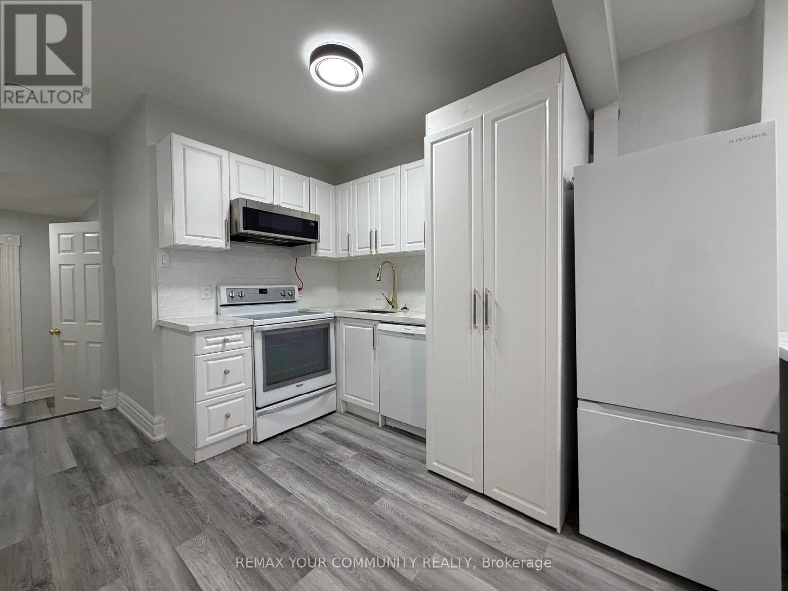 Upper - 107 Pape Avenue, Toronto (South Riverdale), Ontario  M4M 2V7 - Photo 2 - E12880718