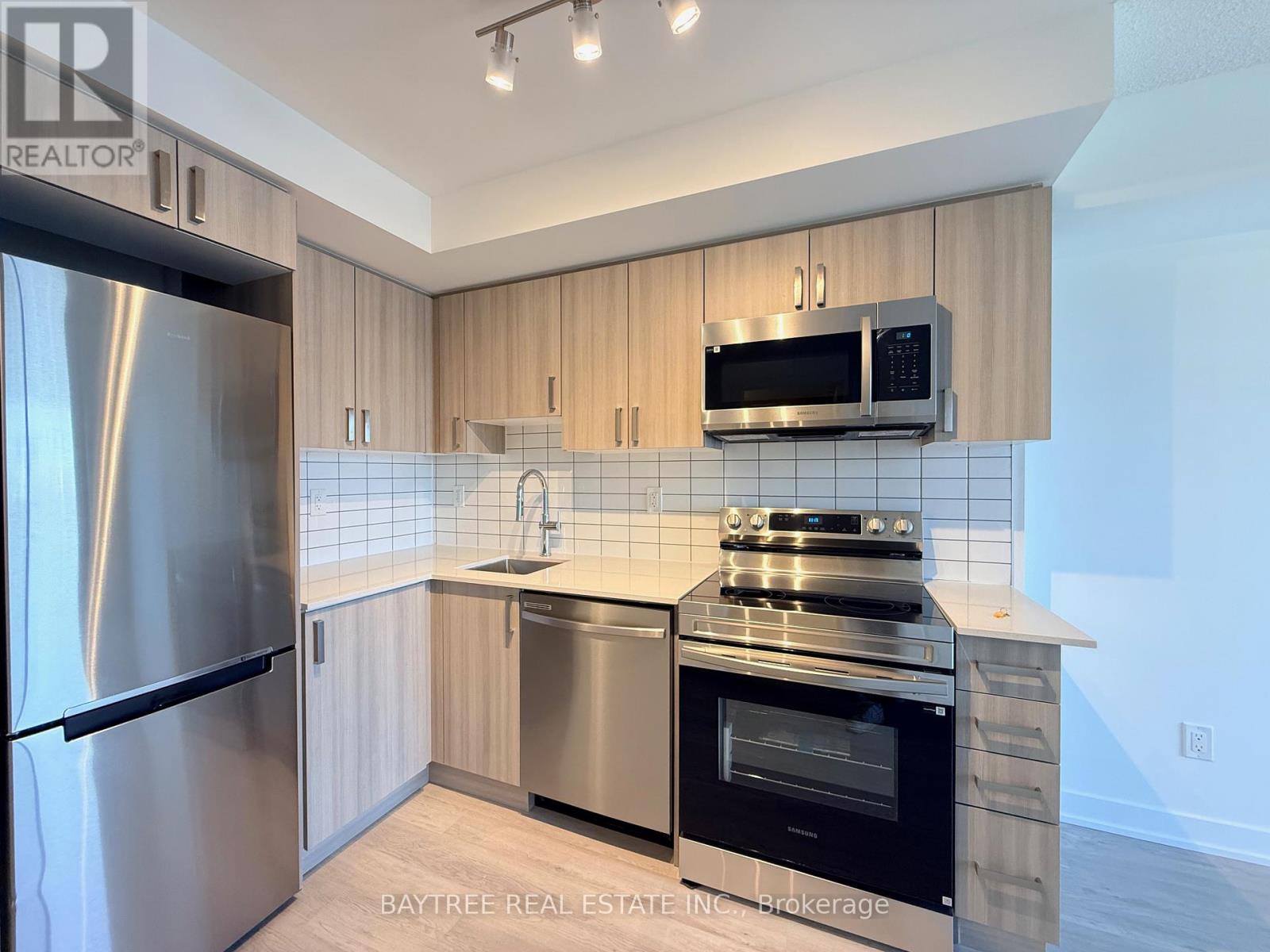 801 - 1010 Sandy Beach Road, Pickering (Bay Ridges), Ontario  L1W 3V9 - Photo 4 - E12880740