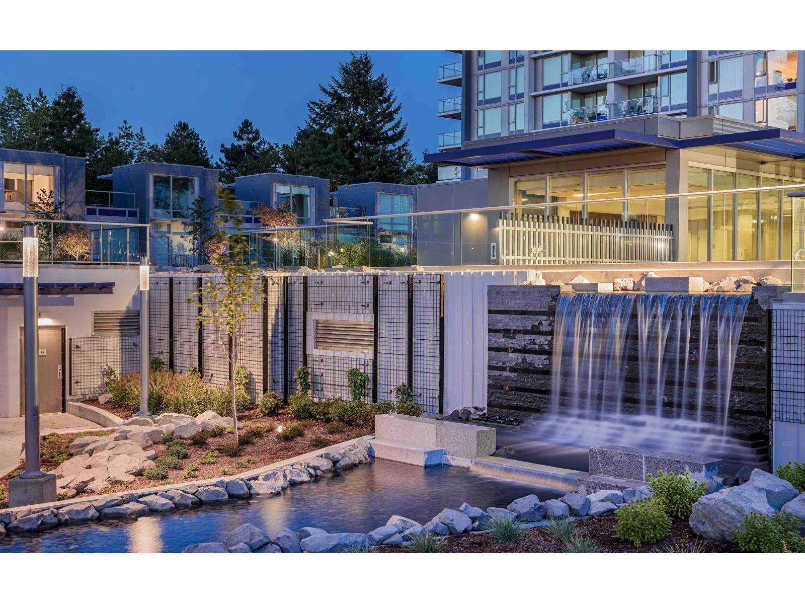 301 13696 100 AVENUE, surrey, British Columbia