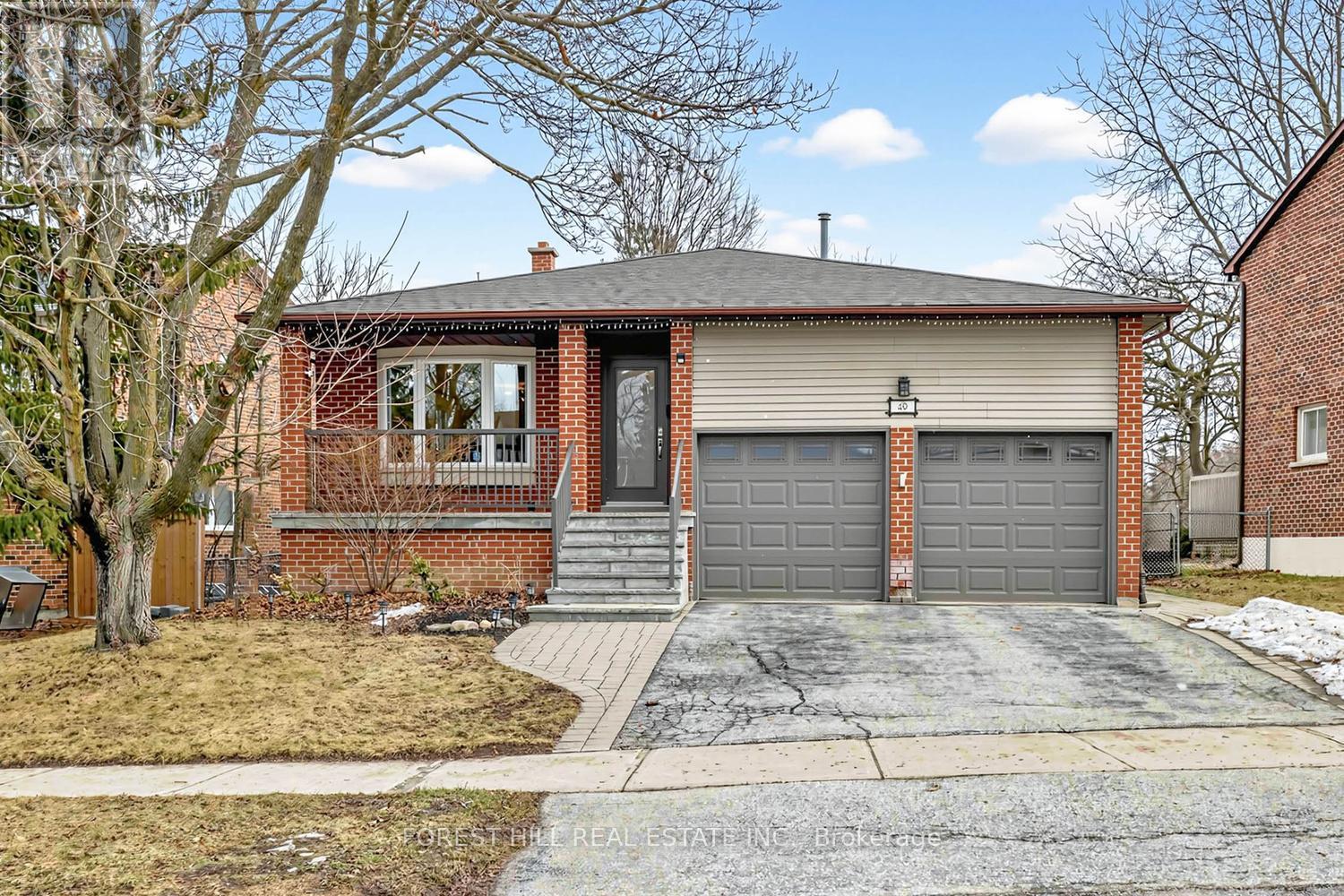 49 SEATON DRIVE, Aurora, Ontario