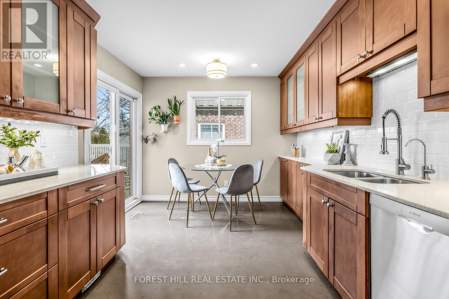 49 Seaton Drive, Aurora, Ontario  L4G 3W9 - Photo 12 - N12880694