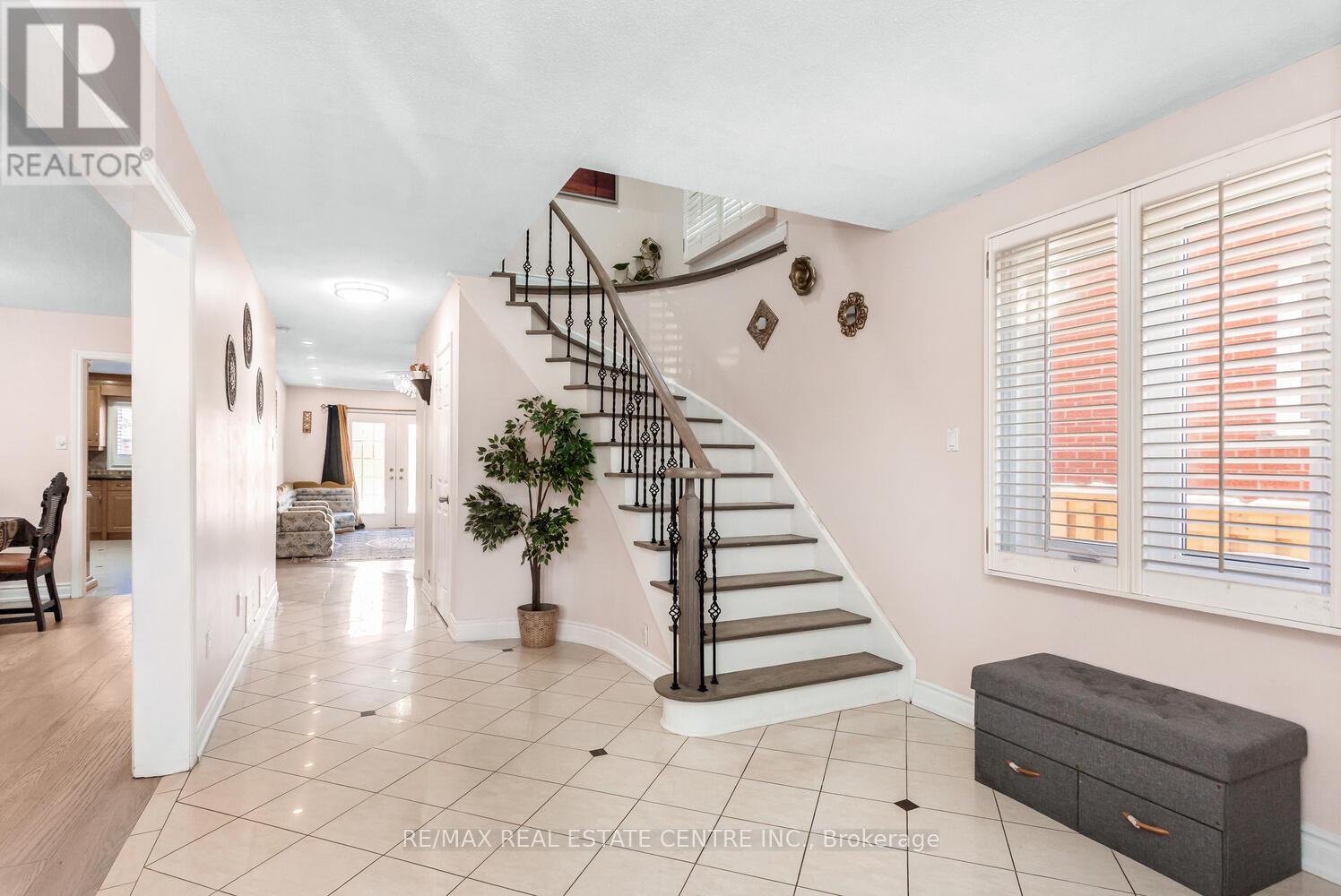 41 Presidential Street, Vaughan, Ontario L4L 5H2 - Photo 5 - N12880702