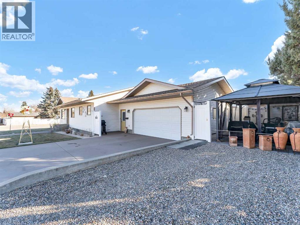 3 Redwood Court Se, Medicine Hat, Alberta  T1B 3Z6 - Photo 3 - A2284639