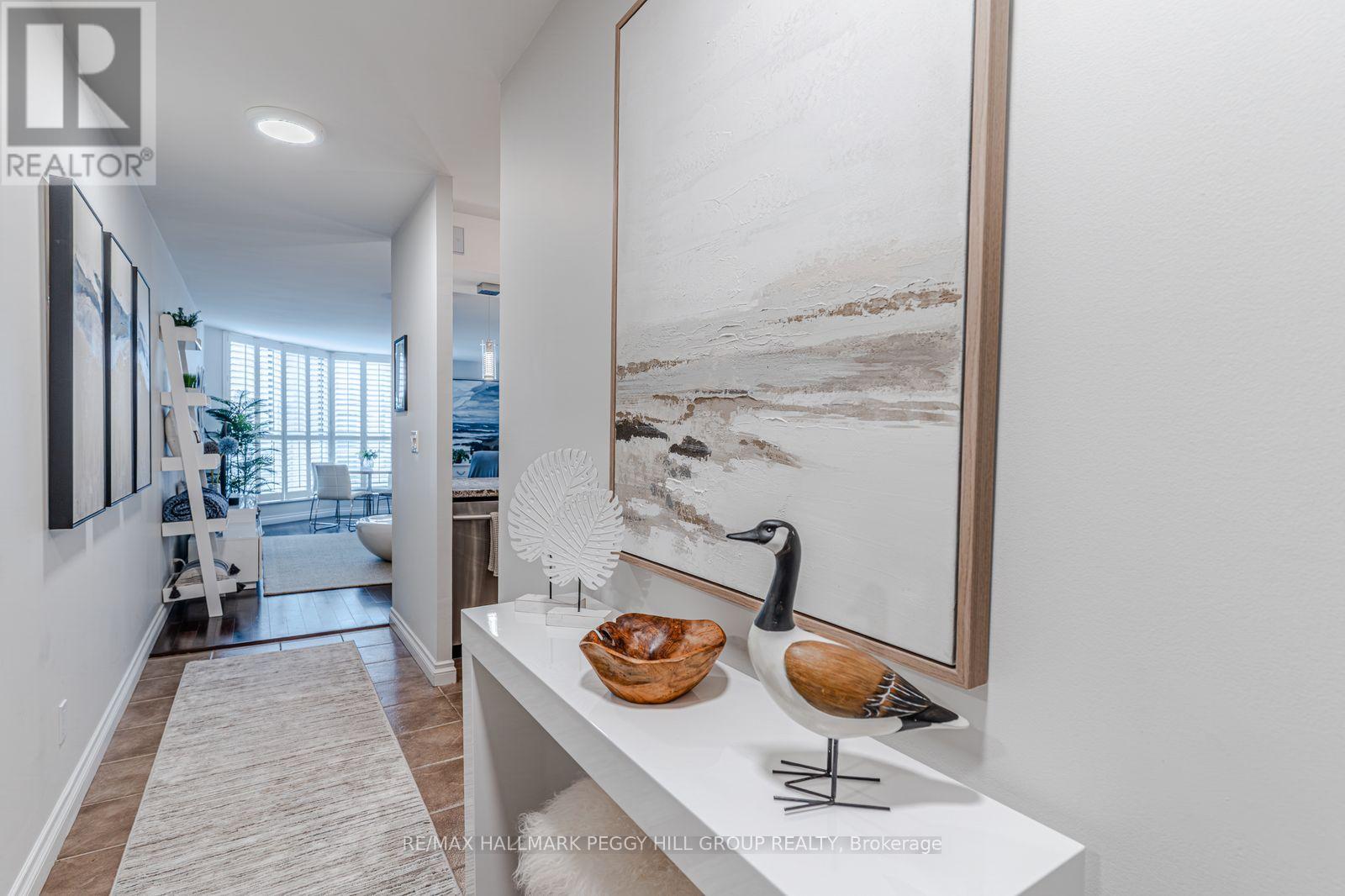 1103 - 150 Dunlop Street E, Barrie (City Centre), Ontario  L4M 6H1 - Photo 3 - S12880696