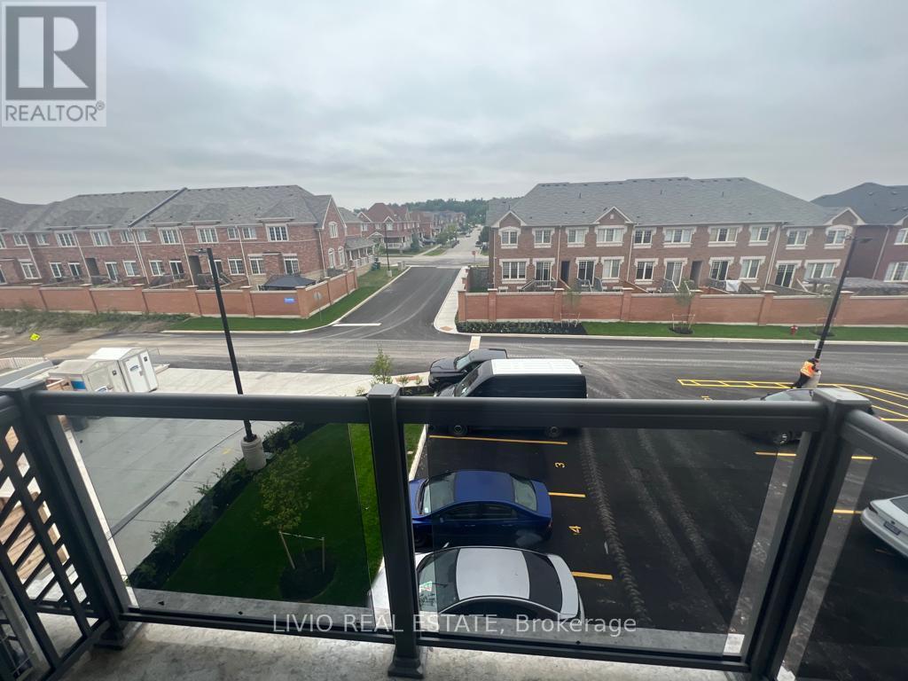 315 - 62 Sky Harbour Drive E, Brampton, Ontario  L6Y 6J2 - Photo 4 - W12880716