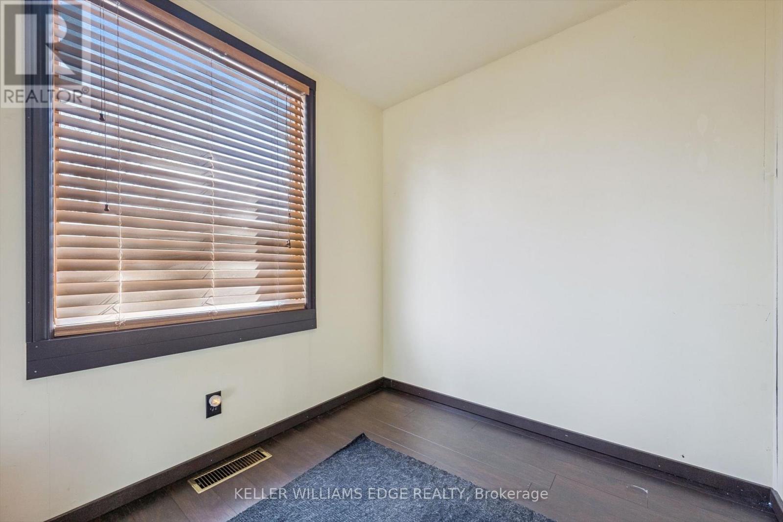 139 Stewart Street, Oakville (Co Central), Ontario  L6K 1X8 - Photo 11 - W12880756