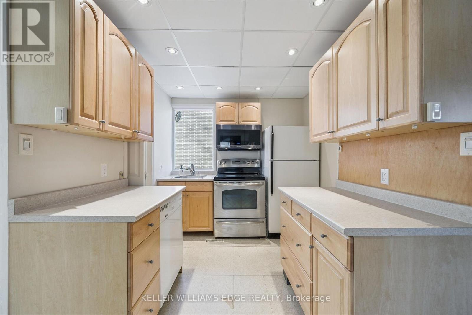 139 Stewart Street, Oakville (Co Central), Ontario  L6K 1X8 - Photo 18 - W12880756