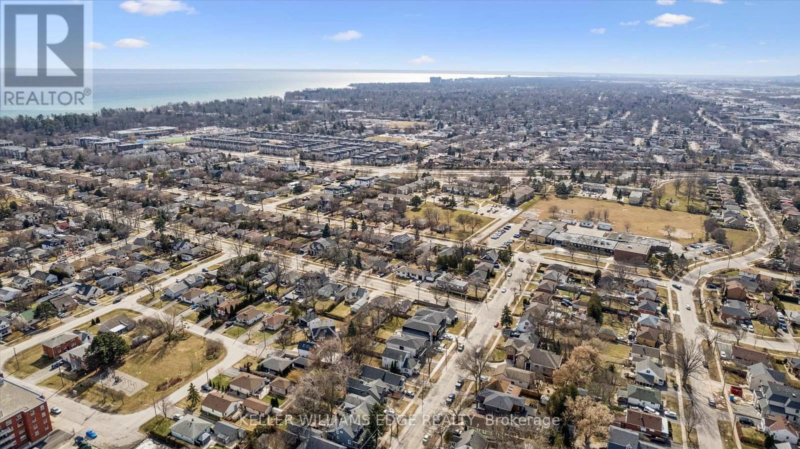 139 Stewart Street, Oakville (Co Central), Ontario  L6K 1X8 - Photo 2 - W12880756