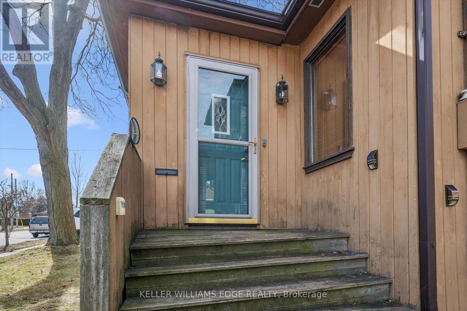 139 Stewart Street, Oakville (Co Central), Ontario  L6K 1X8 - Photo 9 - W12880756