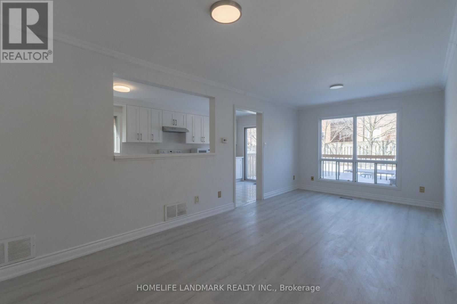 2453 Strathmore Crescent, Mississauga (Central Erin Mills), Ontario  L5M 5K9 - Photo 9 - W12880766