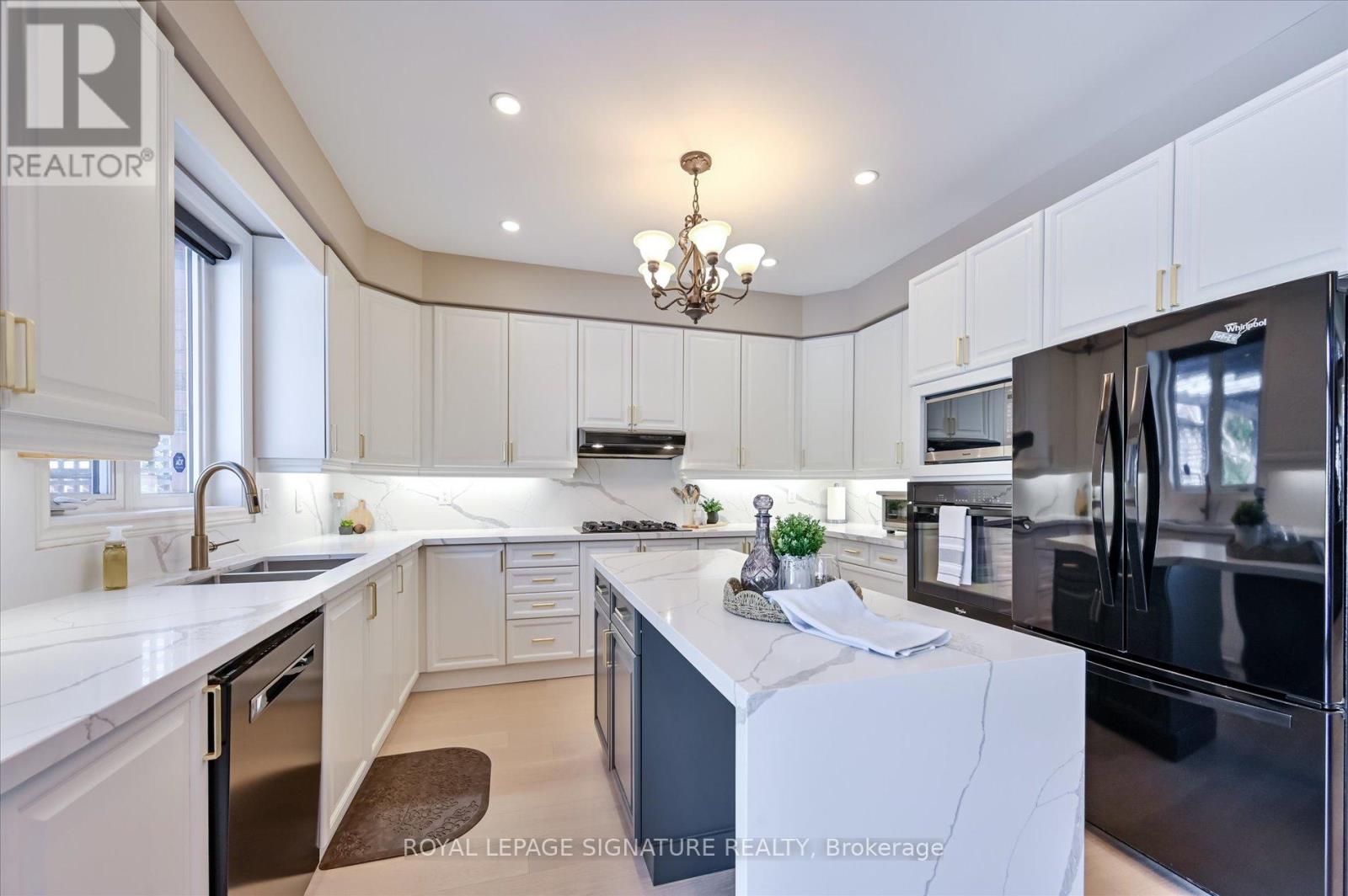 2177 Cashey Drive, Oakville, Ontario  L6H 5M1 - Photo 14 - W12880768