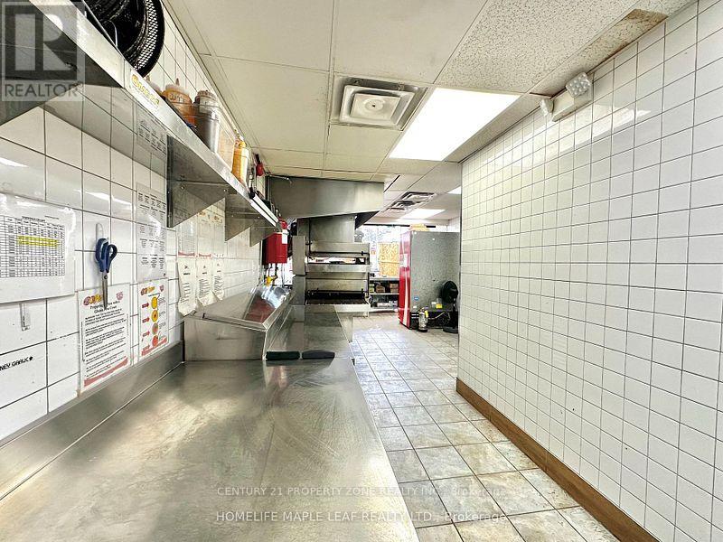 1201 Hurontario Street, Mississauga (Mineola), Ontario  L5G 3H2 - Photo 13 - W12880770