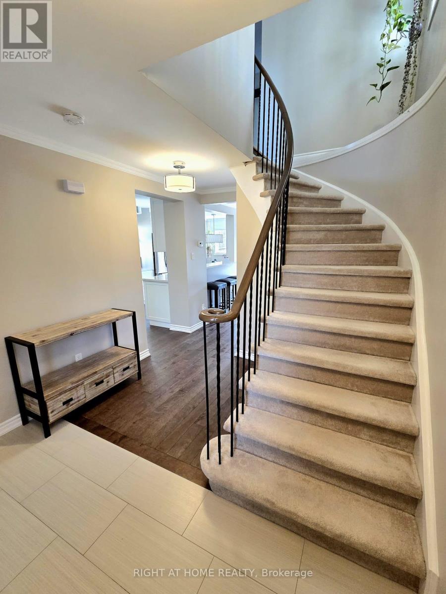 6914 Cordingley Crescent, Mississauga (Meadowvale), Ontario  L5N 4Y8 - Photo 3 - W12880802