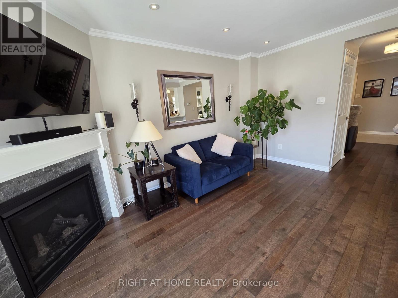 6914 Cordingley Crescent, Mississauga (Meadowvale), Ontario  L5N 4Y8 - Photo 7 - W12880802